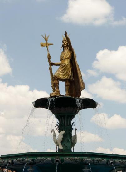 Cusco - Fontaine sur la place d'Armes
