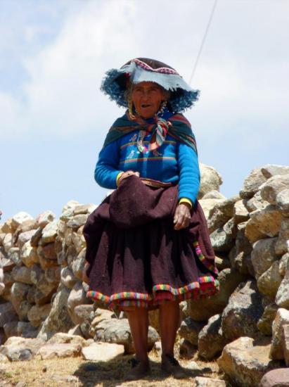 Trek Vilcanota - Femme en tenue traditionnelle