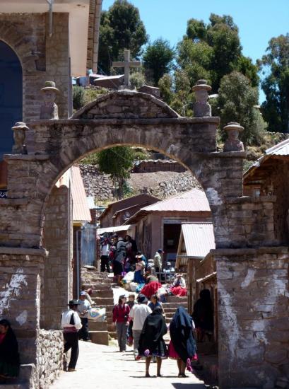 Taquile - Porte sur le marché