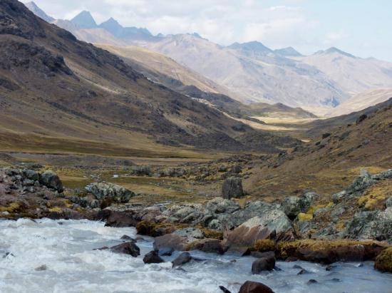 Trek Vilcanota - Vallée le long de la rivière